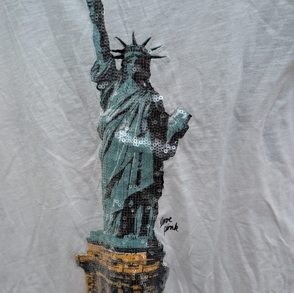 Pink Victorias Secret White Graphic T-Shirt with Statue of Liberty Design - Picture 4 of 4